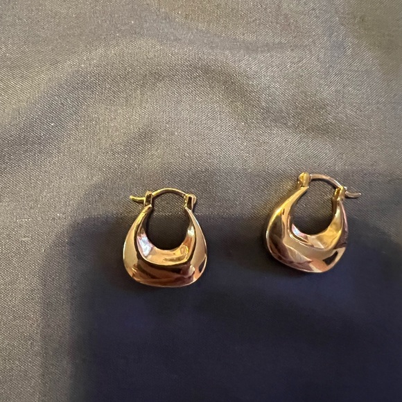 Gold plated hoops - Picture 4 of 4